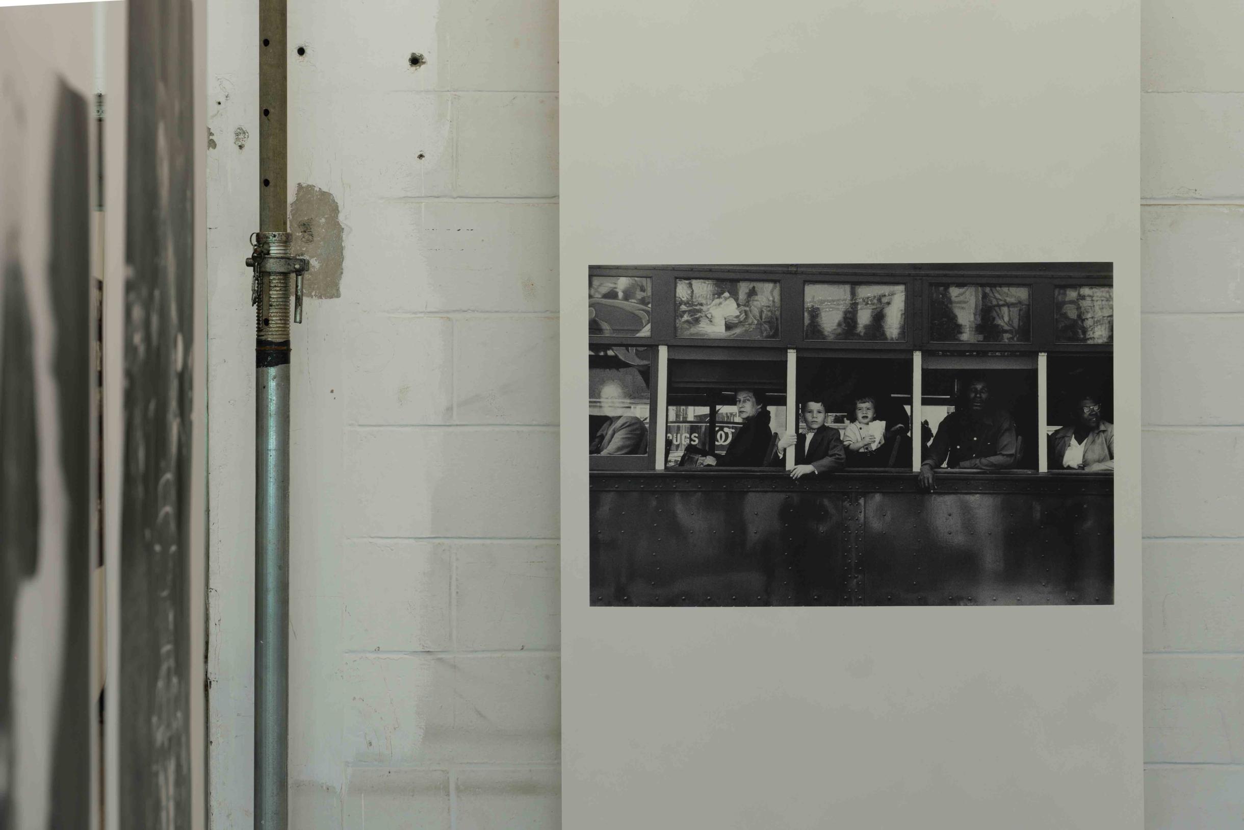 攝影家羅伯・法蘭克《美國人》展場一隅|圖/三月影像